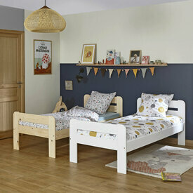 Chambre enfant avec le lit Sundy de coloris blanc et bois